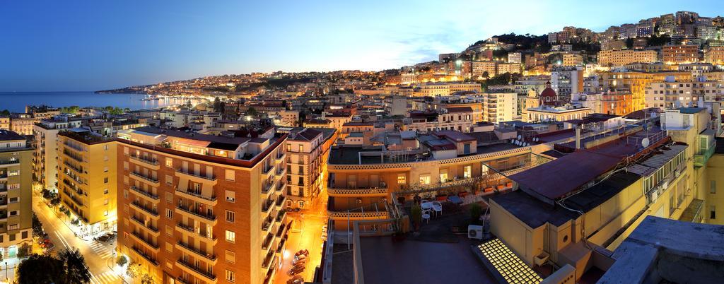 Exe Majestic Hotel Napoli Bagian luar foto