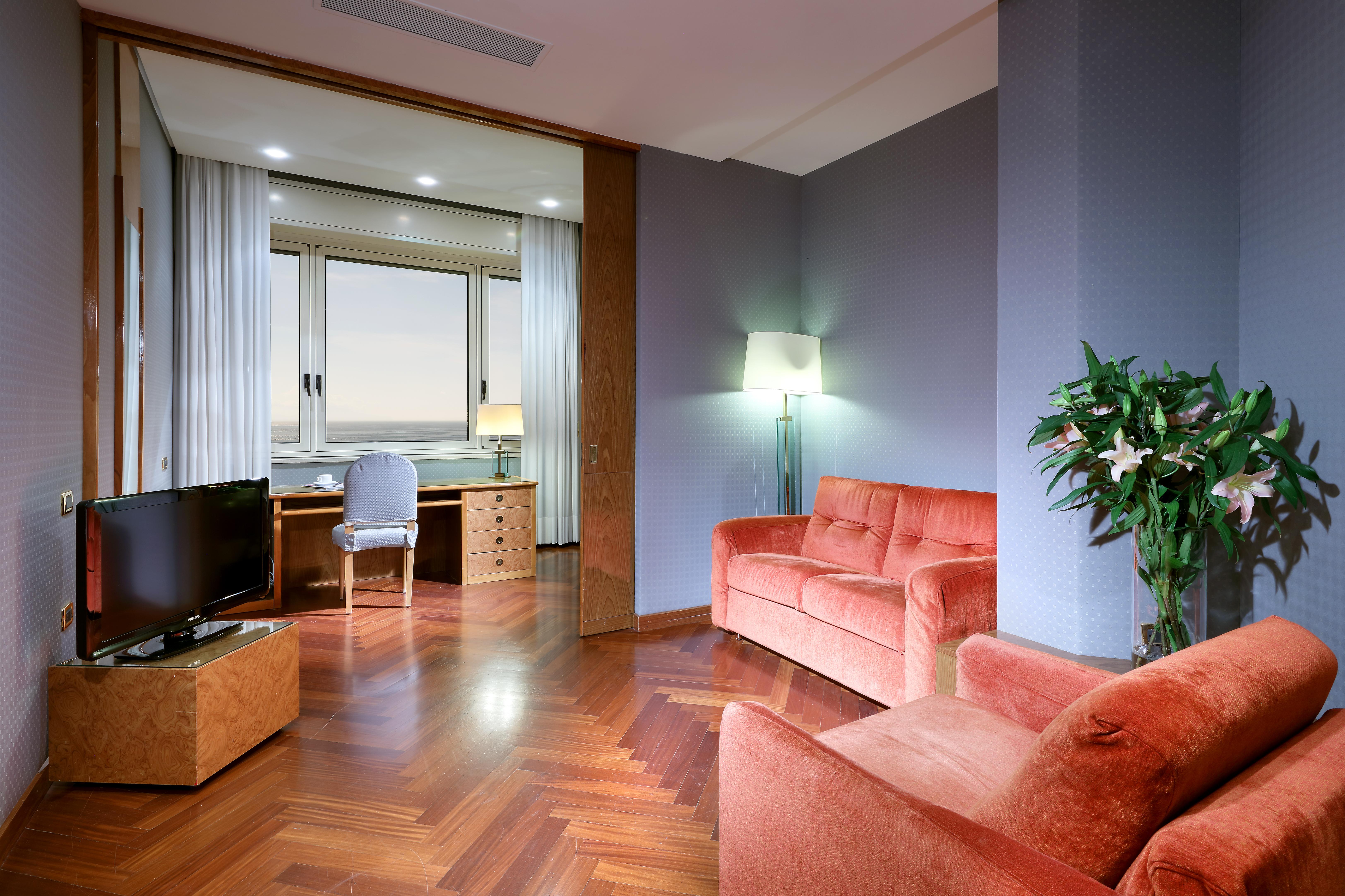 Exe Majestic Hotel Napoli Bagian luar foto