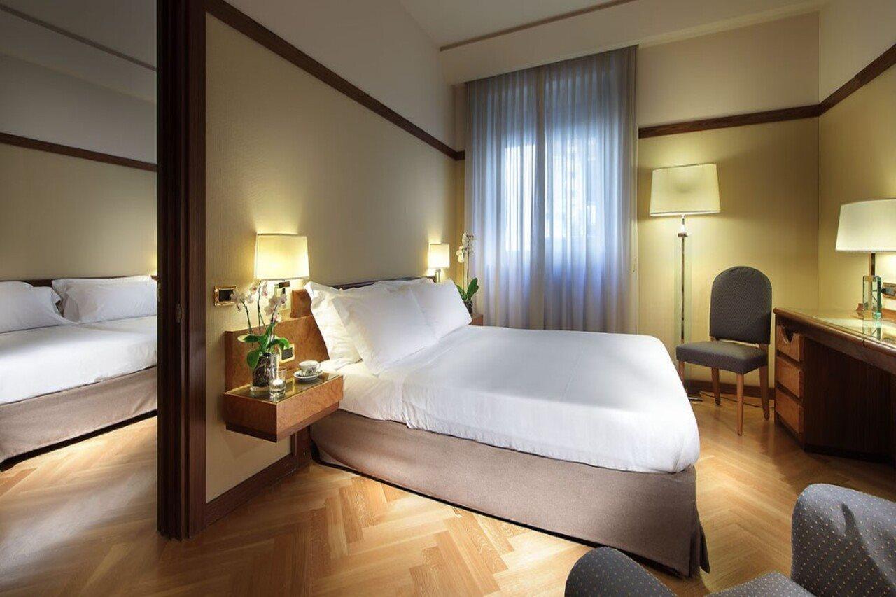 Exe Majestic Hotel Napoli Bagian luar foto