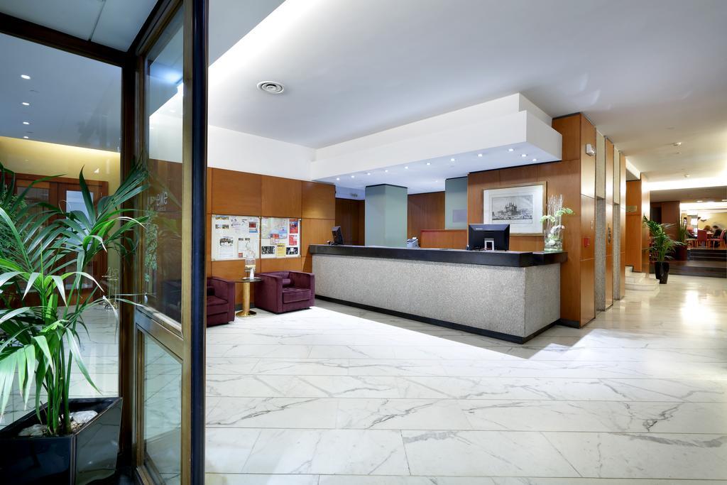 Exe Majestic Hotel Napoli Bagian luar foto