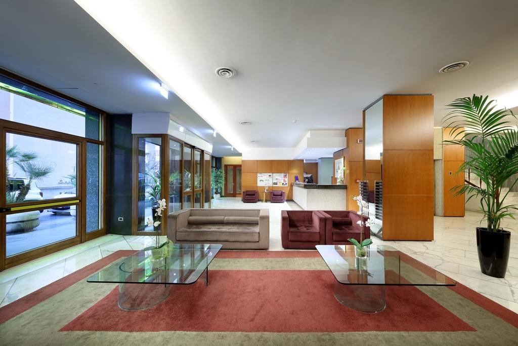 Exe Majestic Hotel Napoli Bagian luar foto