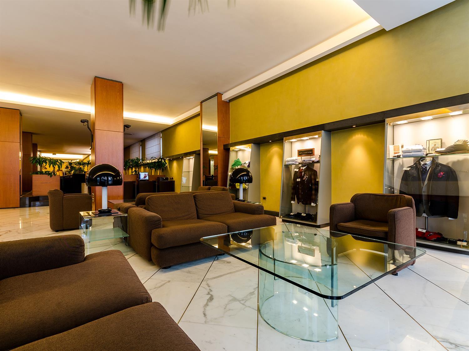 Exe Majestic Hotel Napoli Bagian luar foto